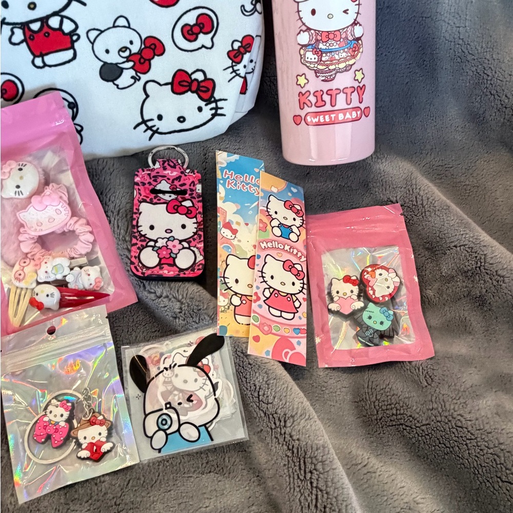 ❤️Sanrio Hello Kitty Canvas Zippered Tote & 20+ Accessories -Earbuds, Pillowcase - Picture 9 of 10